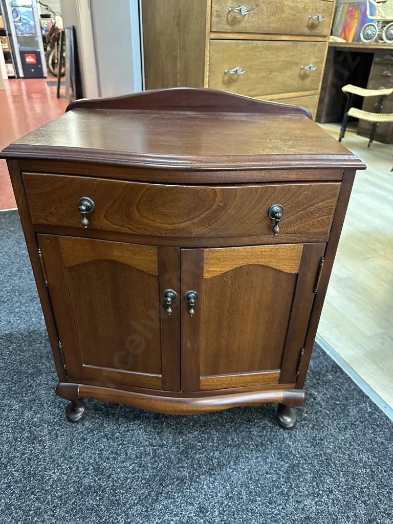 Mahogany Queen Anne Style Side Table  Image 1++