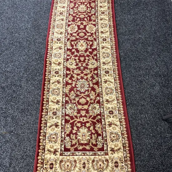 Classic Agra Collection Floor Runner Red/Cream 62x185cm.