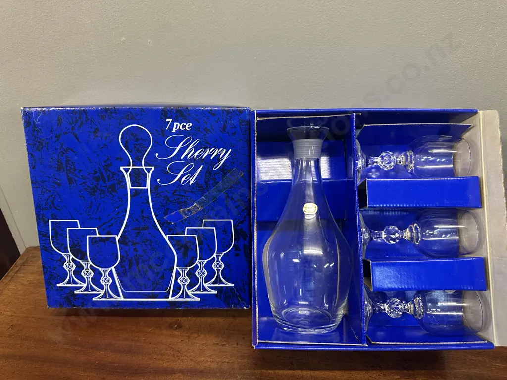 Boxed Bohemia Seven Piece Sherry Set Image 1++