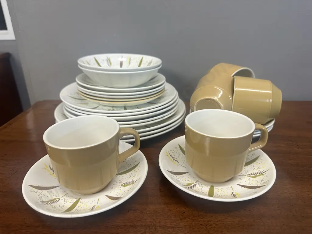Vintage New Zealand Crown Lynn Dinnerware Items 'Capistrano' Pat# 969 Image 1++