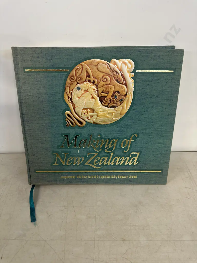 Large 1989 Hardcover Book 'Making Of New Zealand'  Image 1++