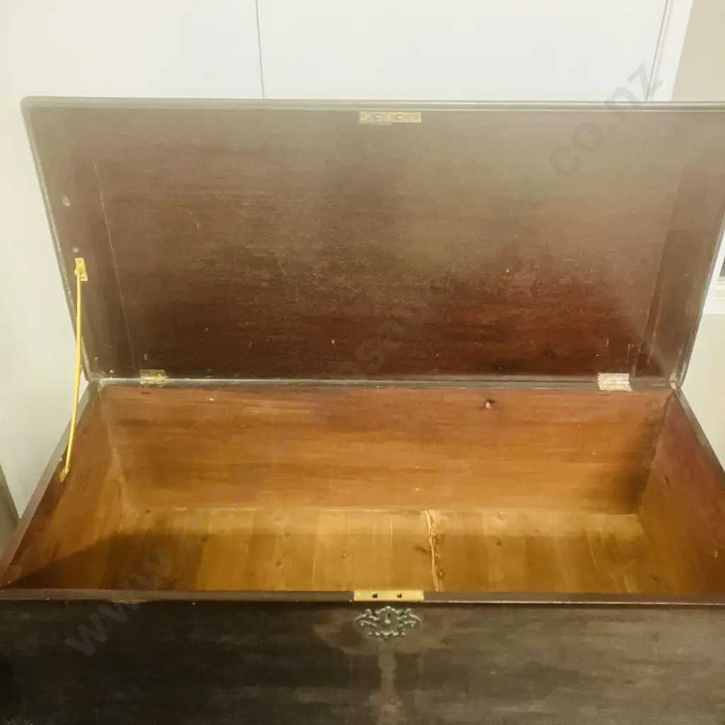 Antique Mahogany Mule Chest. H104 W133 D62cm Image 1++