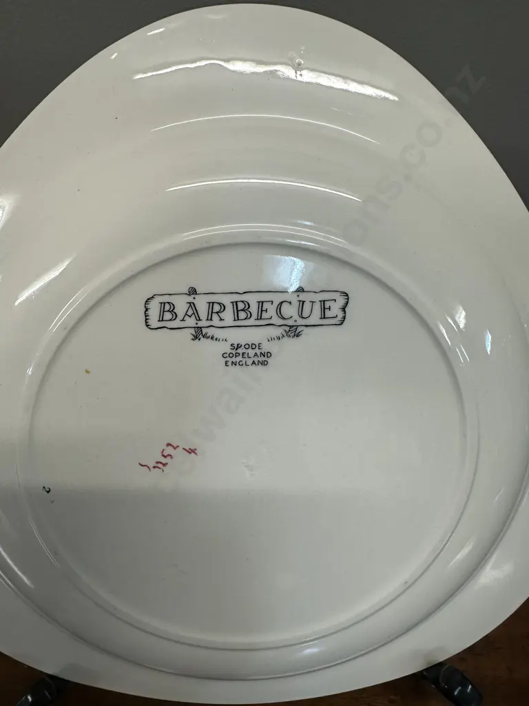 Spode Vintage Barbecue Triangular Plate Image 1++