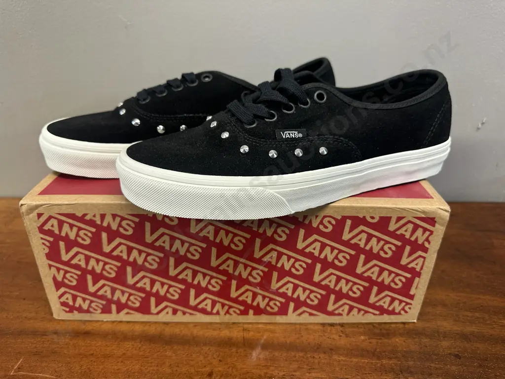 Pair Of Vans Spikes Black Shoes US Womans Size 8.5 Image 1++