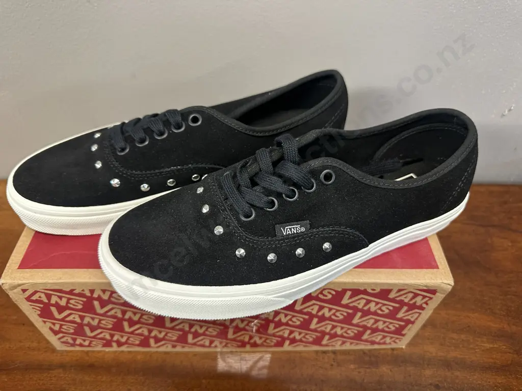 Pair Of Vans Spikes Black Shoes US Womans Size 8.5 Image 1++