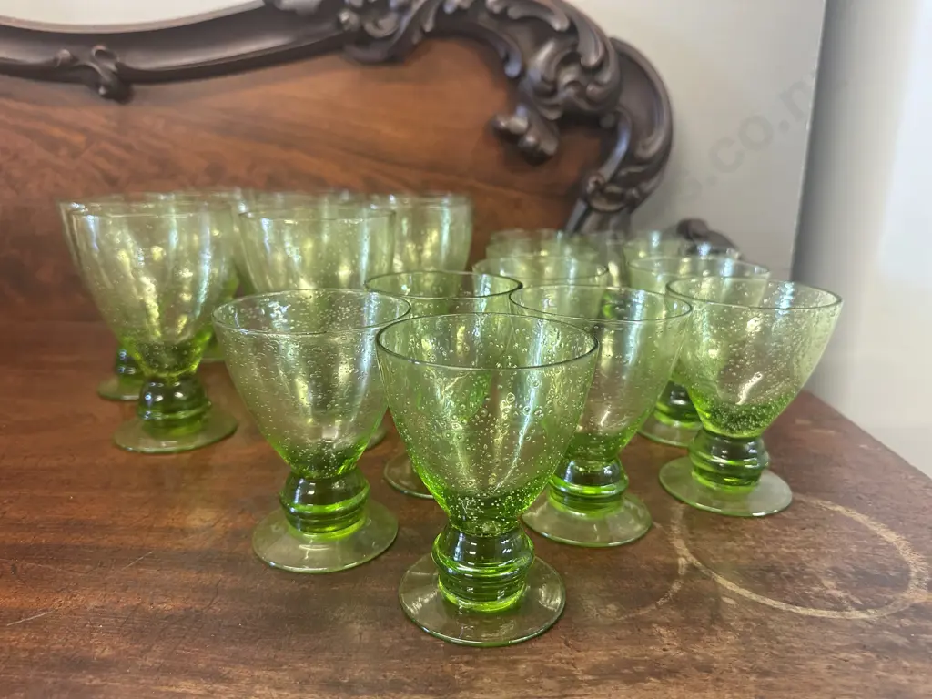 Green Footed Glasses With Bubble Detail Image 1++