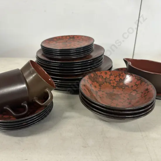 Vintage Crown Lynn Dinnerware Echo Pattern