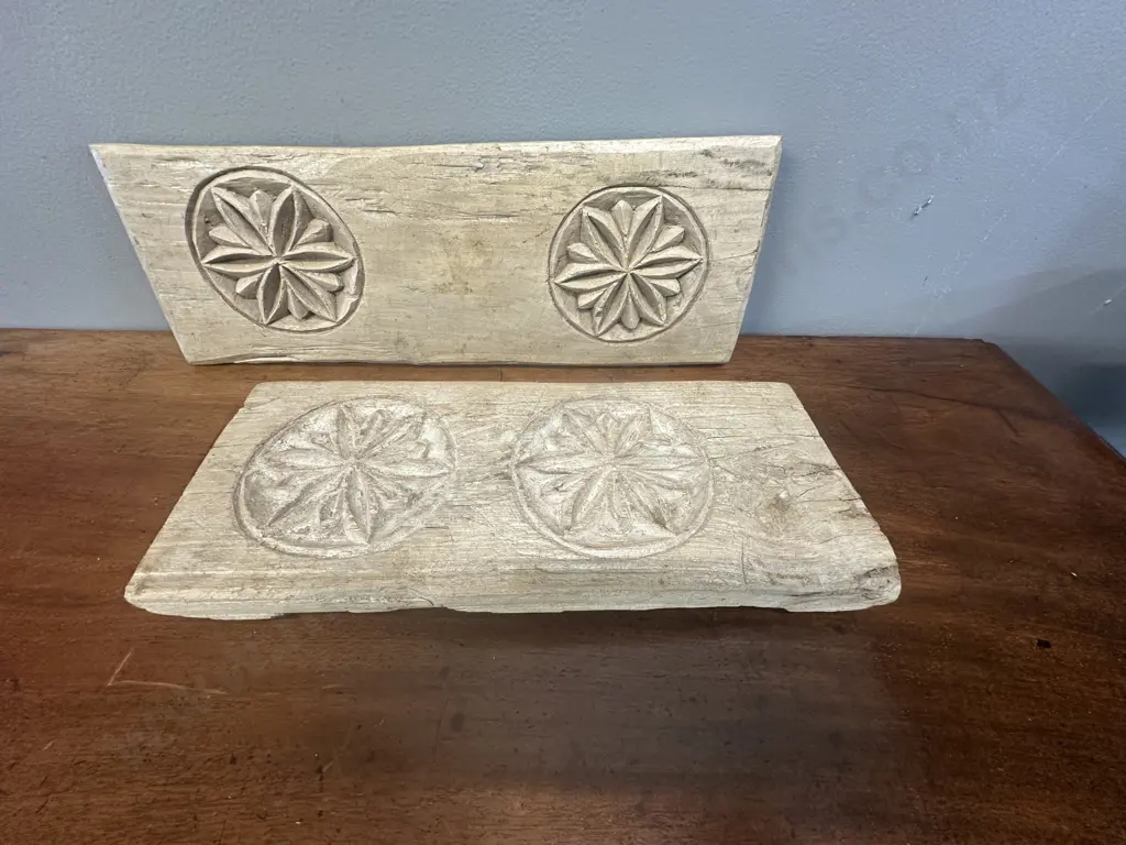 Carved Wood Bajot - Pair of. 14 x 35 & 15.5 x 41cm Image 1++