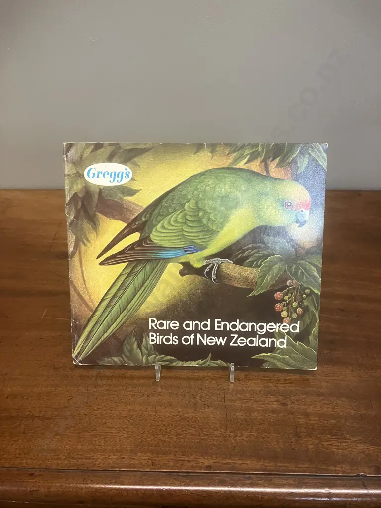 1970s Greggs Rare and Endangered Birds of New Zealand Collectors Album With Cards Image 1++
