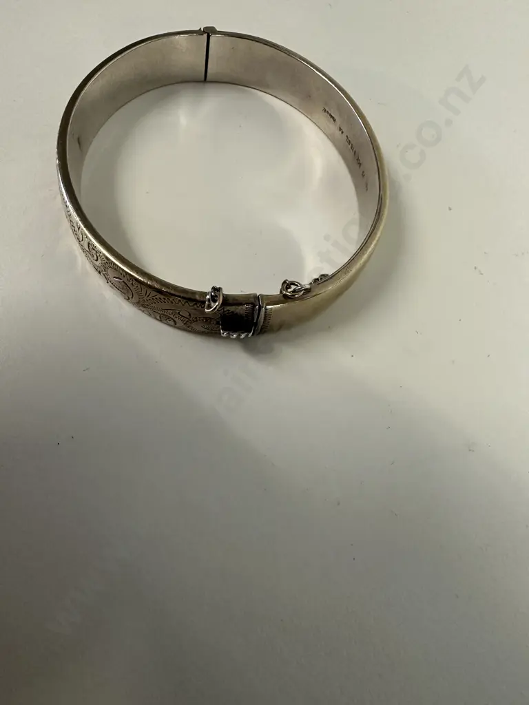 Stamped 9ct Sterling Silver Hinged Bangle Image 1++
