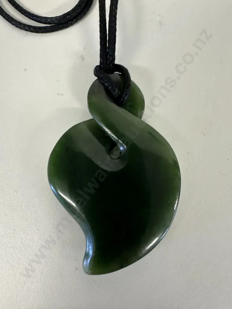Greenstone Necklace L6cm. Image 1++