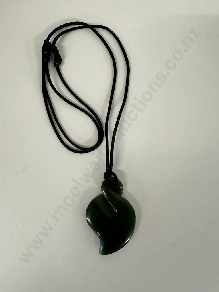 Greenstone Necklace L6cm. Image 1++