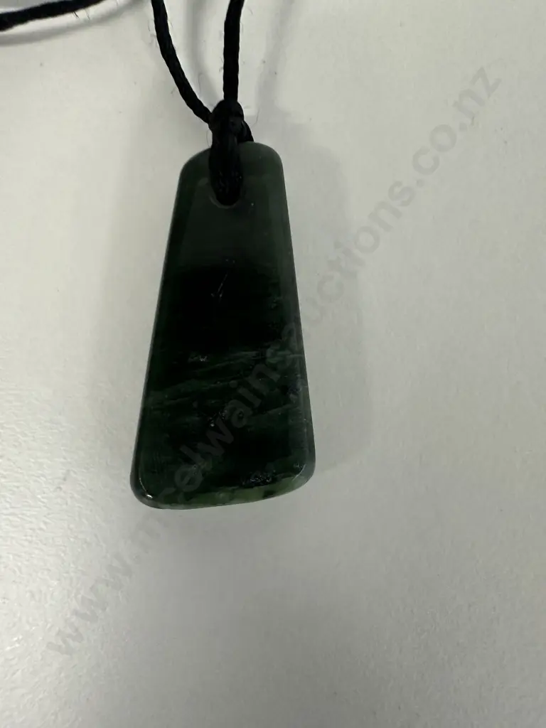 Greenstone Necklace L3.5cm. Image 1++