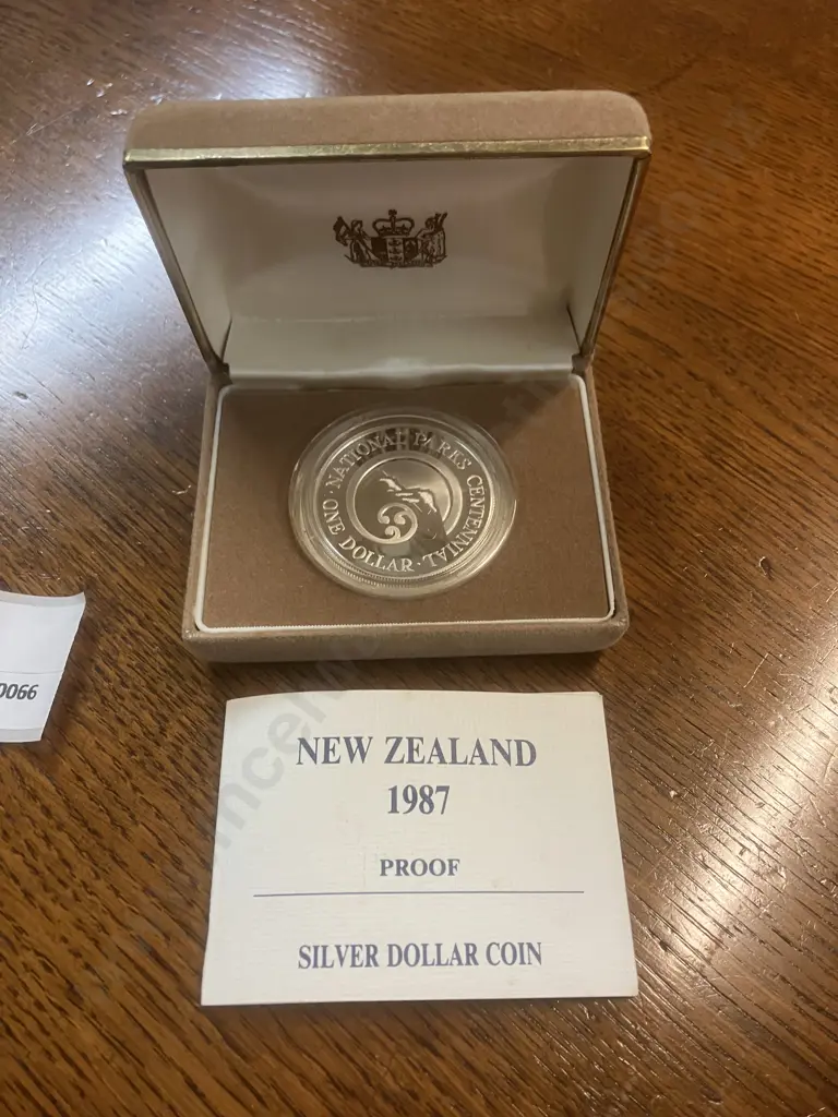 New Zealand 1987 Silver Dollar Proof Coin - National Parks With Case & Info Card (0.925 Silver Proof Coin) Image 1++