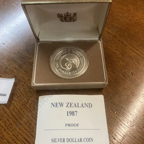 New Zealand 1987 Silver Dollar Proof Coin - National Parks With Case & Info Card (0.925 Silver Proof Coin)
