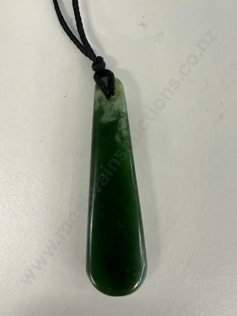 Pounamu Necklace L5cm. Image 1++