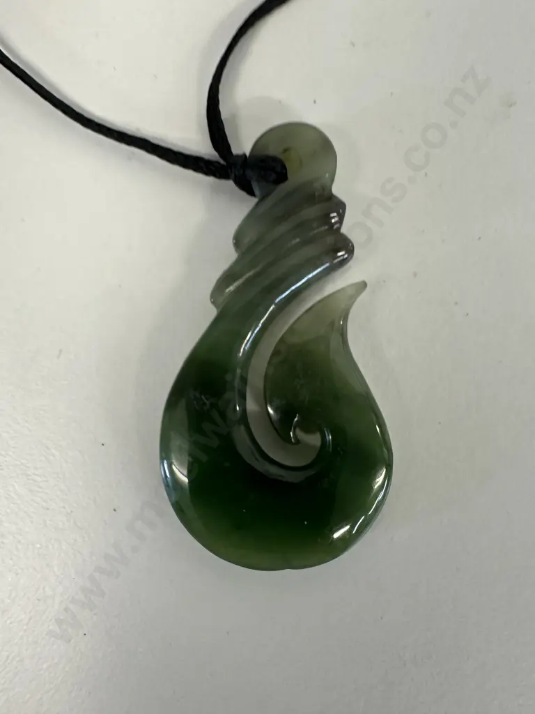 Pounamu Necklace L5cm. Image 1++