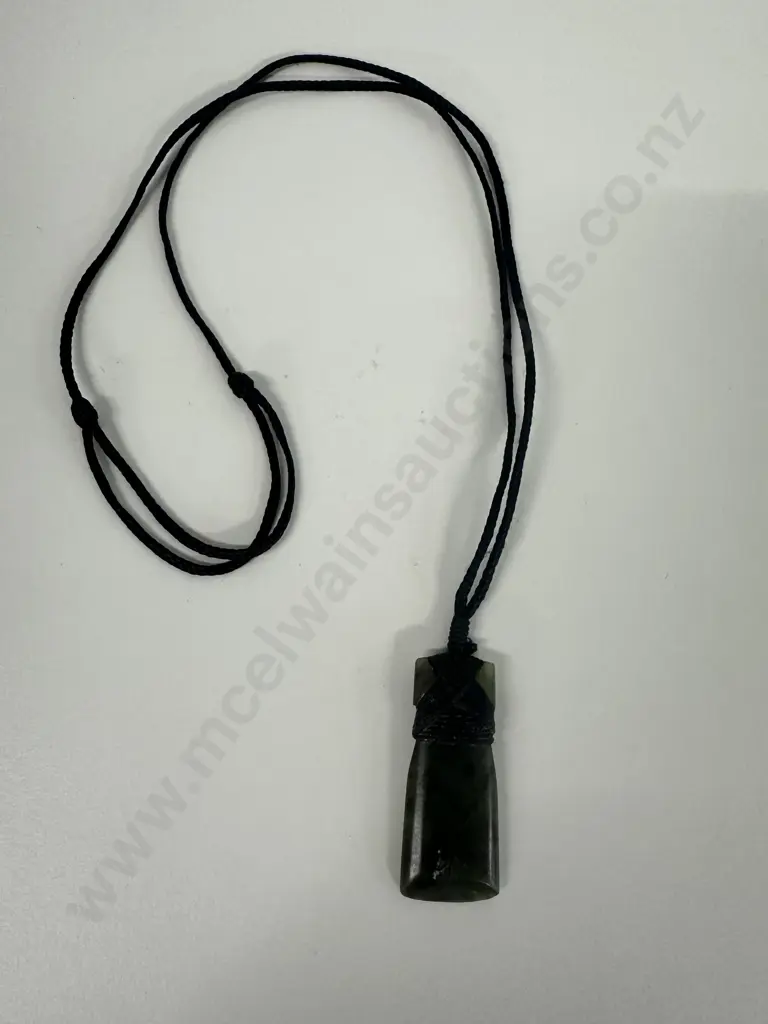 Greenstone Necklace L4.5cm. Image 1++