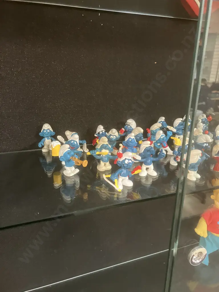 Smurfs - Assorted & Smurf Mug Image 1++