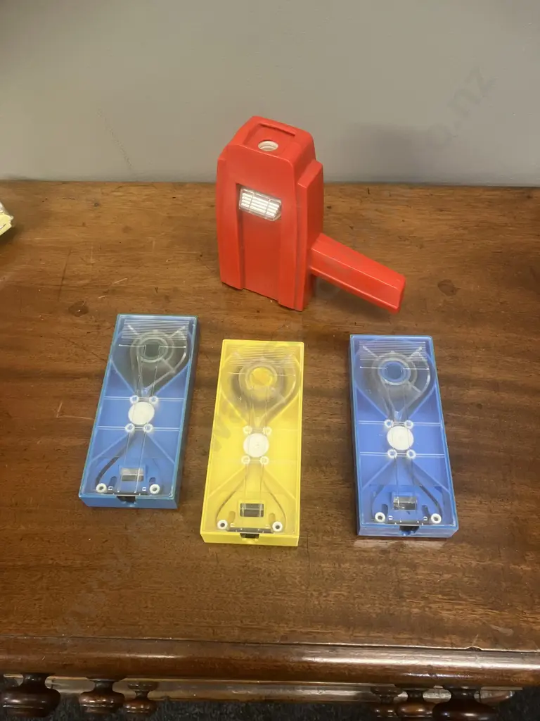 1970s Action Films Movie Viewer Great Britain With Three Cartridges Image 1++