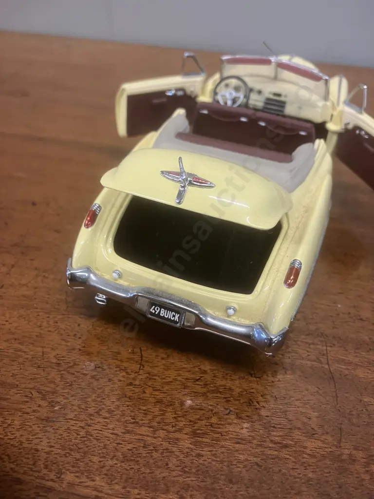 1949 Buick Roadmaster Convertible 1:24 Franklin Mint Image 1++