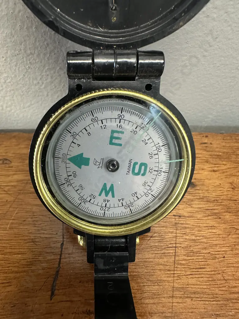 Military Style Engineer Compass In Folding Case Image 1++