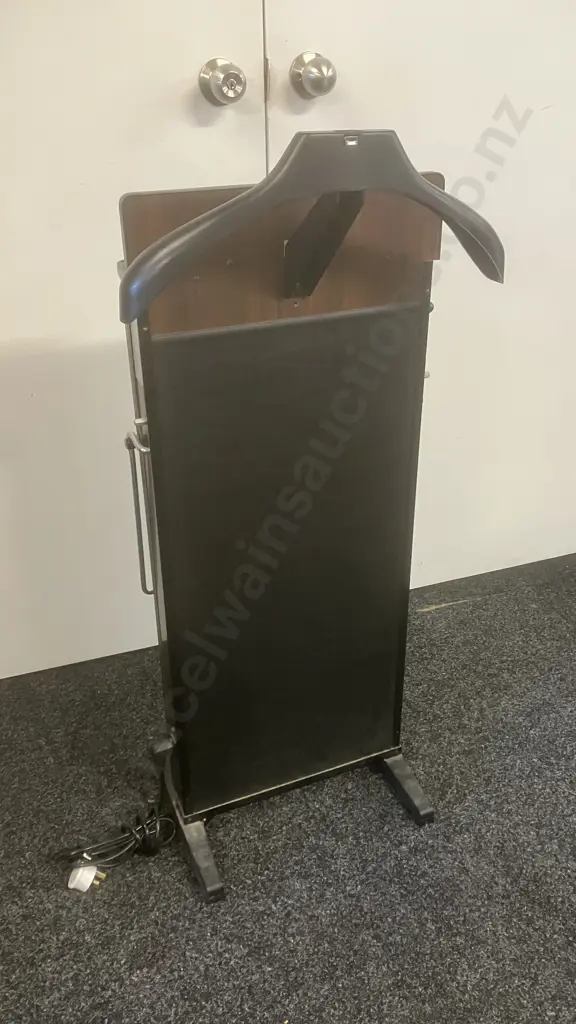 Corby of Windsor Classic Trouser Press Image 1++