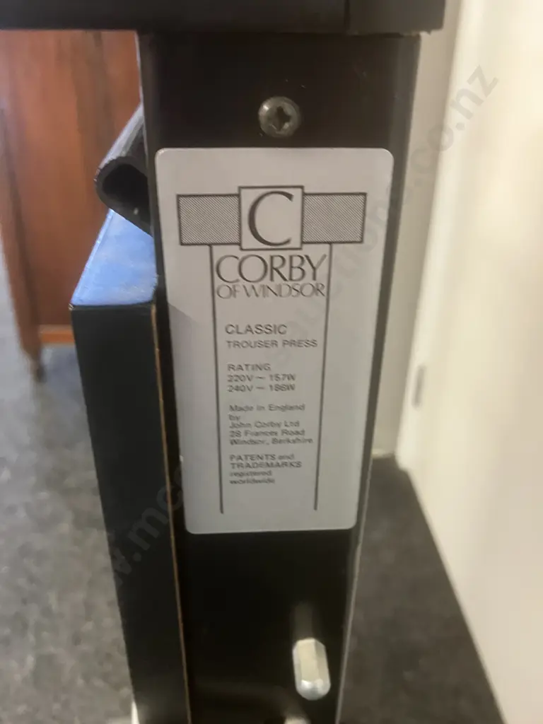 Corby of Windsor Classic Trouser Press Image 1++