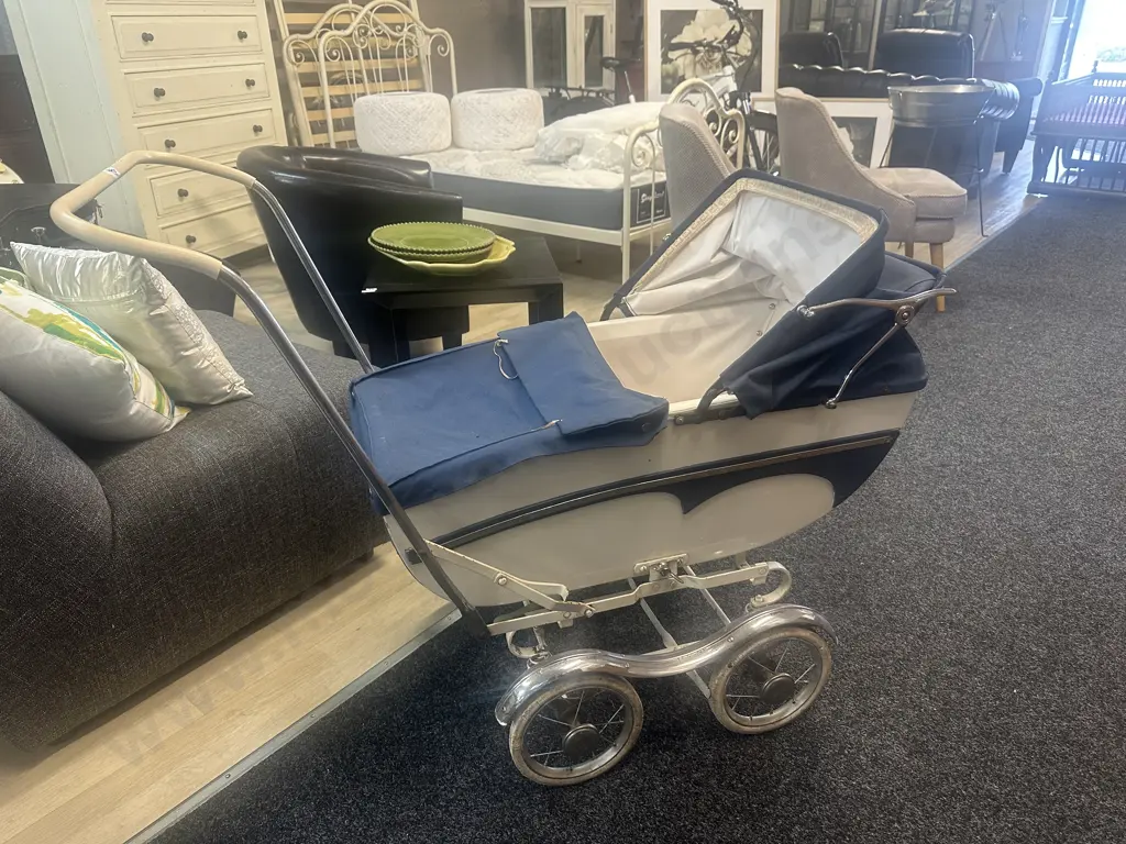 Antique Doll & Blue & White Pram Image 1++