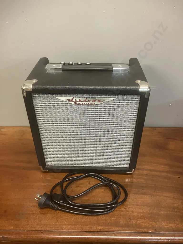 Ashdown Studio Junior 15W Combo With 1x10 Speaker Image 1++