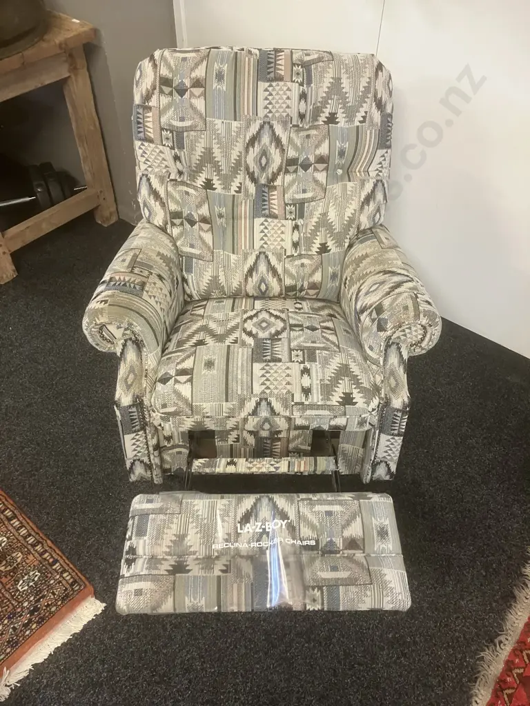 LA-Z-BOY Reclina-Rocker Upholstered In Grey & Black Aztec Patterned Fabric Image 1++