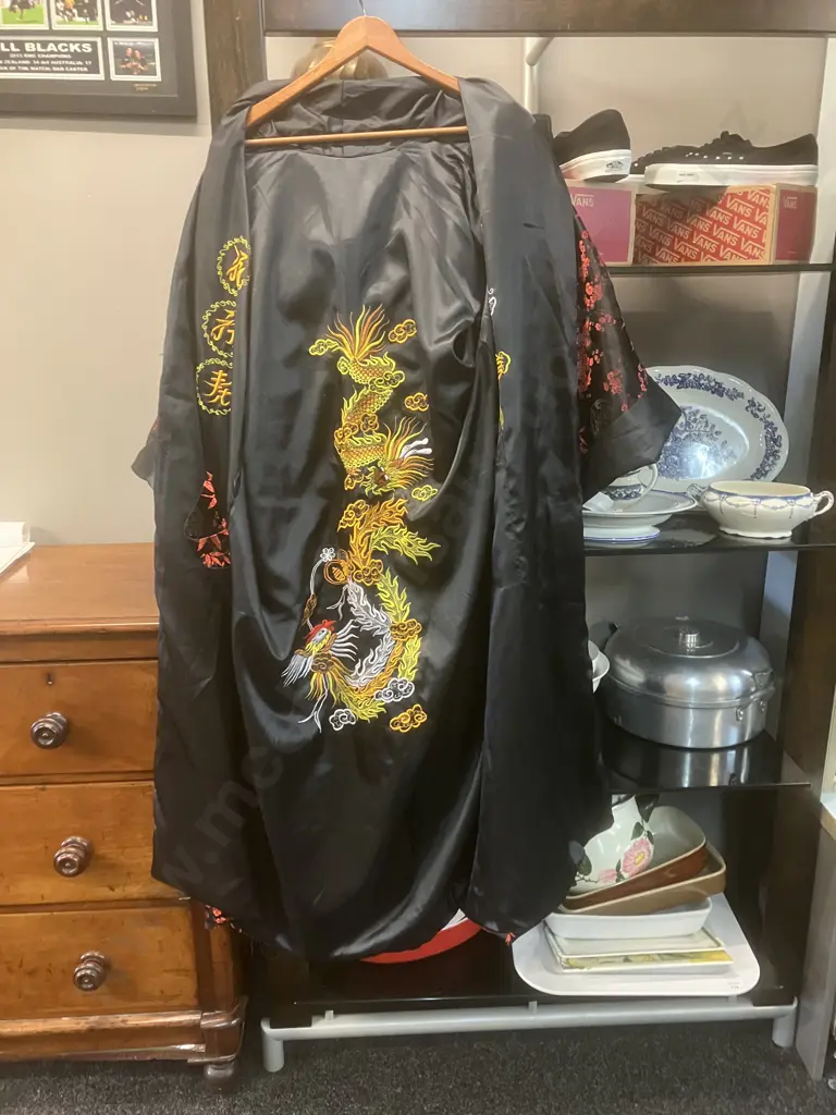 Silk Dragon Robe - Reversible Image 1++