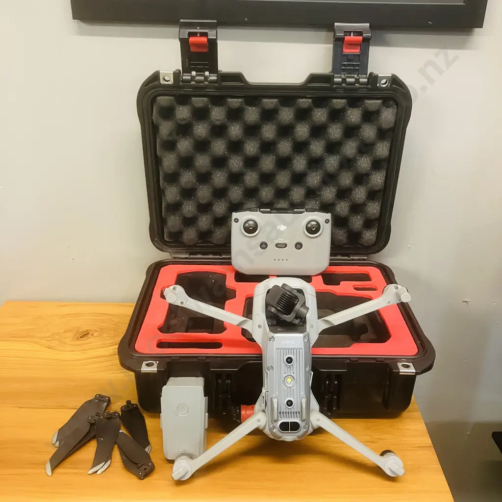 DJI Mavic Air 2 Drone, (MA2UE1N) & Remote Controller (DJI RC231), In PGYTECH DJI Safety Carry Case (No Charger or Leads) Image 1++
