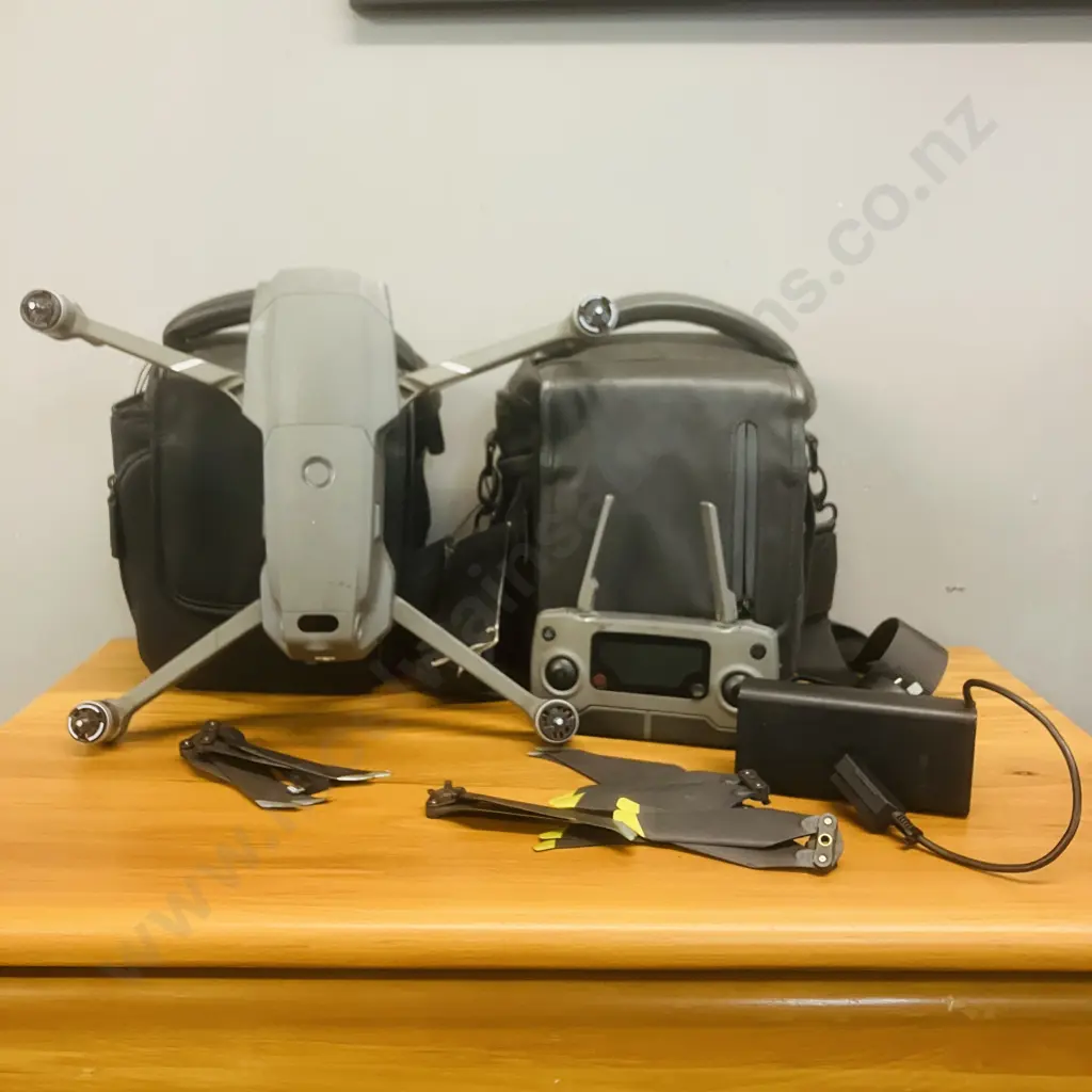 DJI Mavic 2 Zoom Drone, (L1Z) & Remote Controller (DJI RC1A) With Charger in Two DJI Soft Carry Cases Image 1++