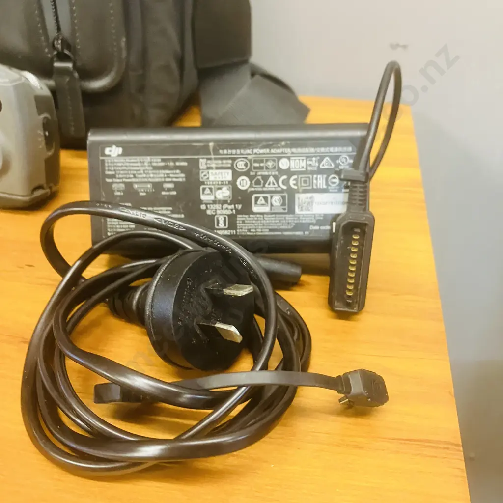 DJI Mavic 2 Zoom Drone, (L1Z) & Remote Controller (DJI RC1A) With Charger in Two DJI Soft Carry Cases Image 1++