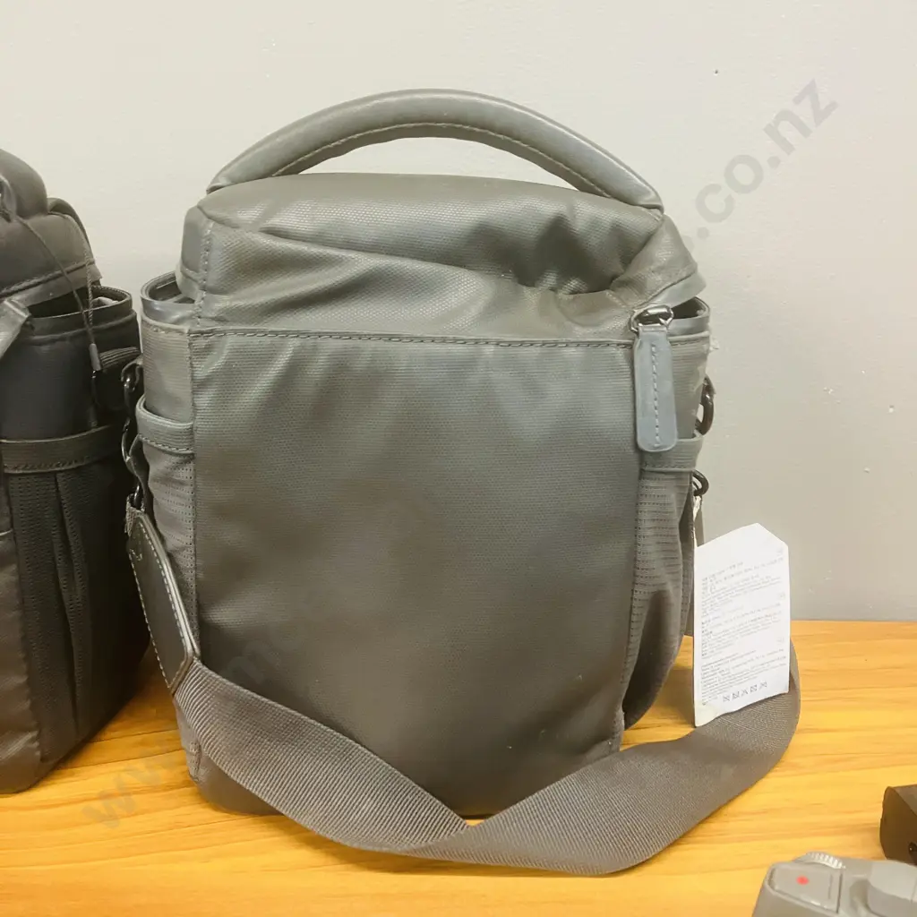 DJI Mavic 2 Zoom Drone, (L1Z) & Remote Controller (DJI RC1A) With Charger in Two DJI Soft Carry Cases Image 1++