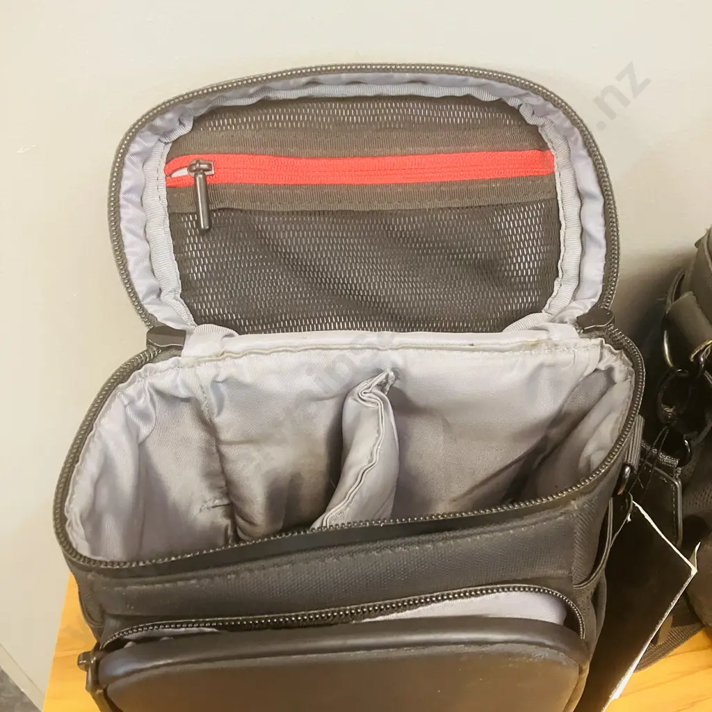 DJI Mavic 2 Zoom Drone, (L1Z) & Remote Controller (DJI RC1A) With Charger in Two DJI Soft Carry Cases Image 1++