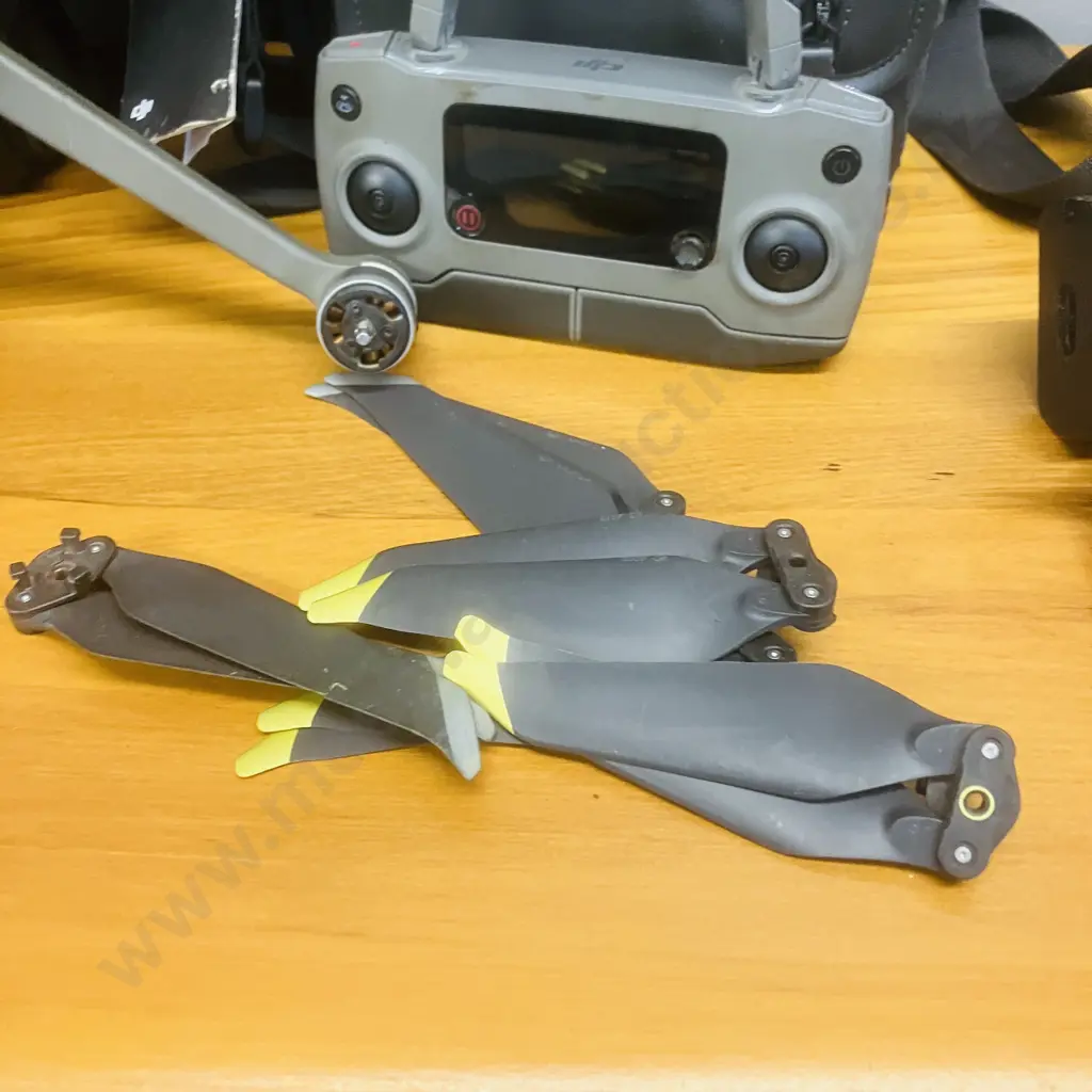 DJI Mavic 2 Zoom Drone, (L1Z) & Remote Controller (DJI RC1A) With Charger in Two DJI Soft Carry Cases Image 1++