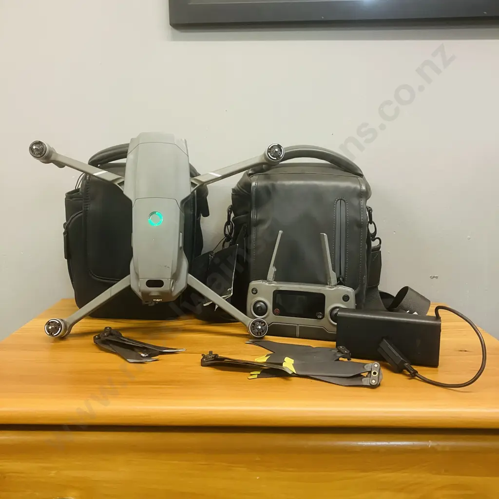 DJI Mavic 2 Zoom Drone, (L1Z) & Remote Controller (DJI RC1A) With Charger in Two DJI Soft Carry Cases Image 1++