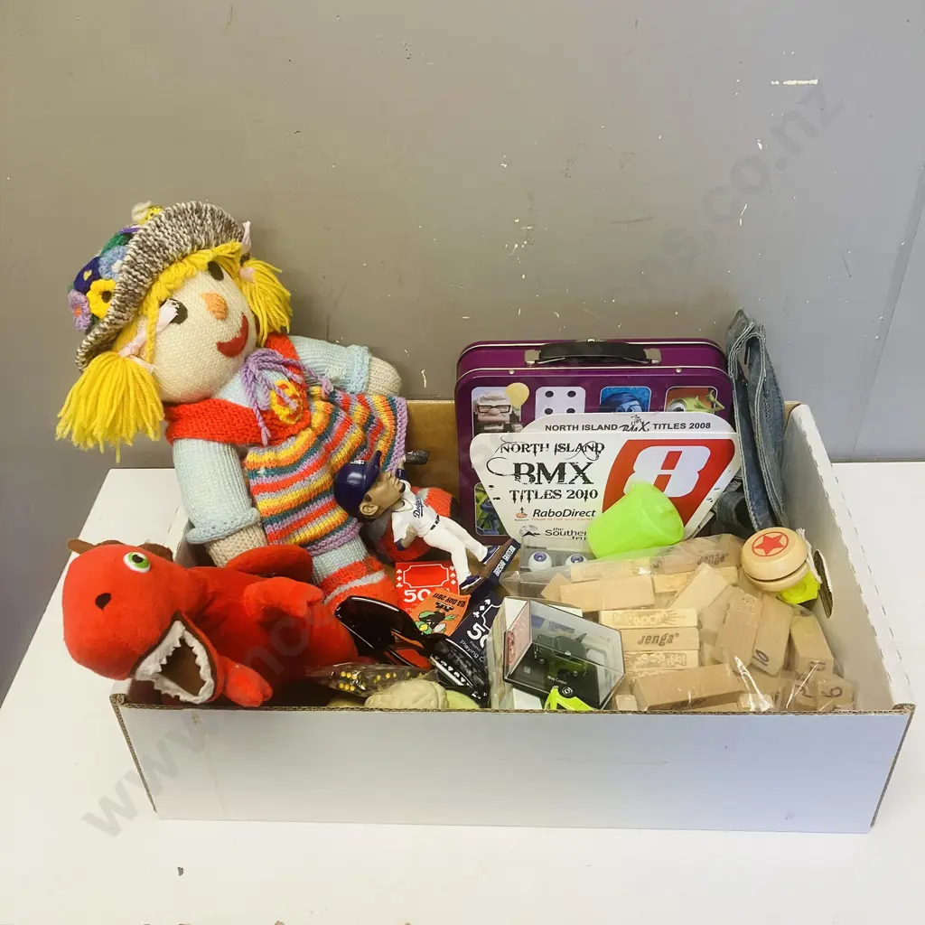 Box Lot Vintage Items, Domino Stars Set In Tin, Jenga Pieces, Etc Image 1++