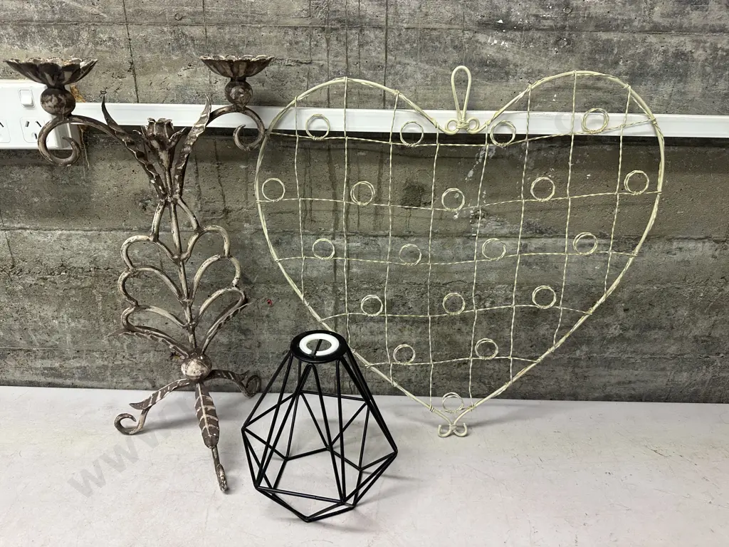 Candelabra, Wire Photo Board & Light Shade  Image 1++