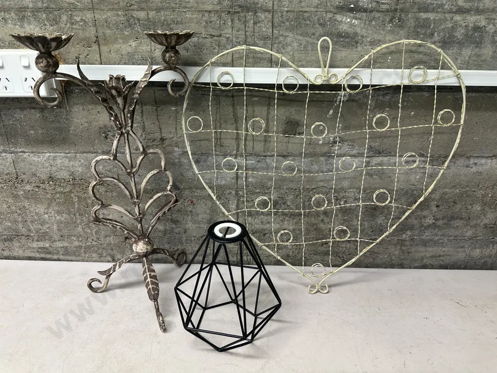 Candelabra, Wire Photo Board & Light Shade  Image 1++