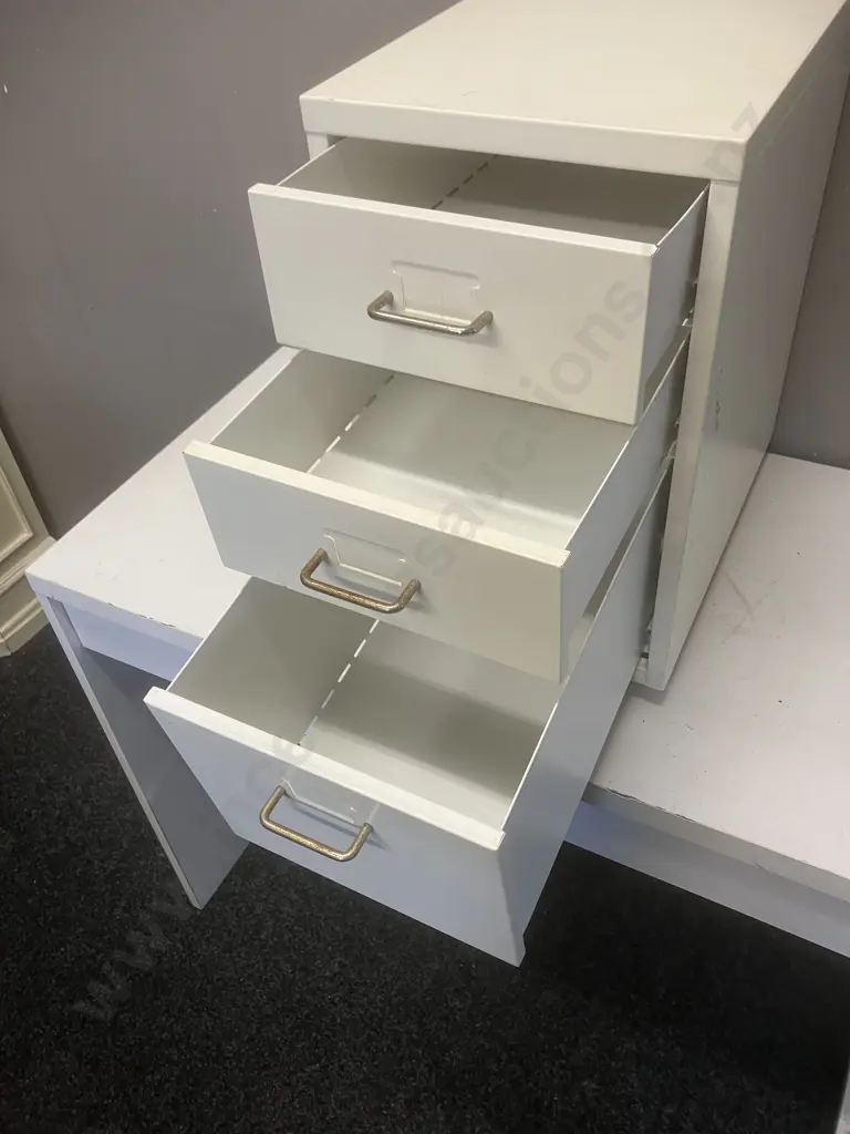 White Metal Mobile Filer, 3 Drawer. H48 W28 D41cm Image 1++