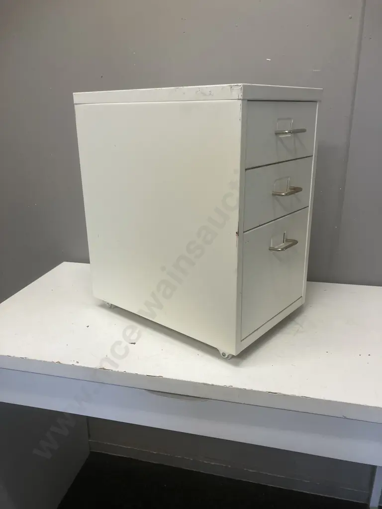 White Metal Mobile Filer, 3 Drawer. H48 W28 D41cm Image 1++