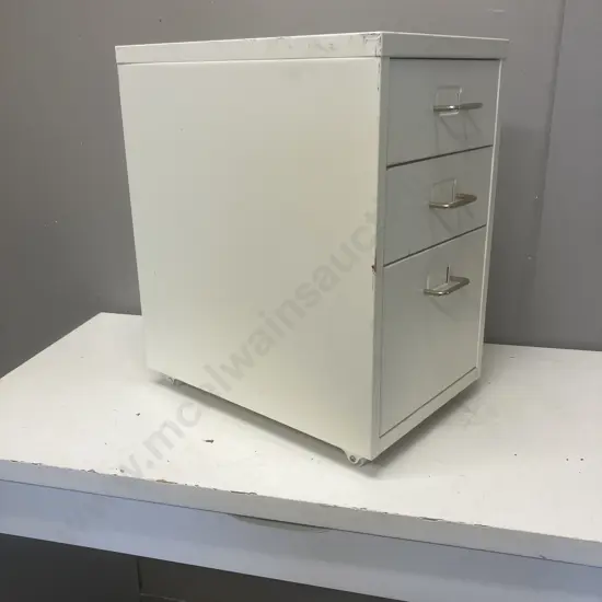 White Metal Mobile Filer, 3 Drawer. H48 W28 D41cm