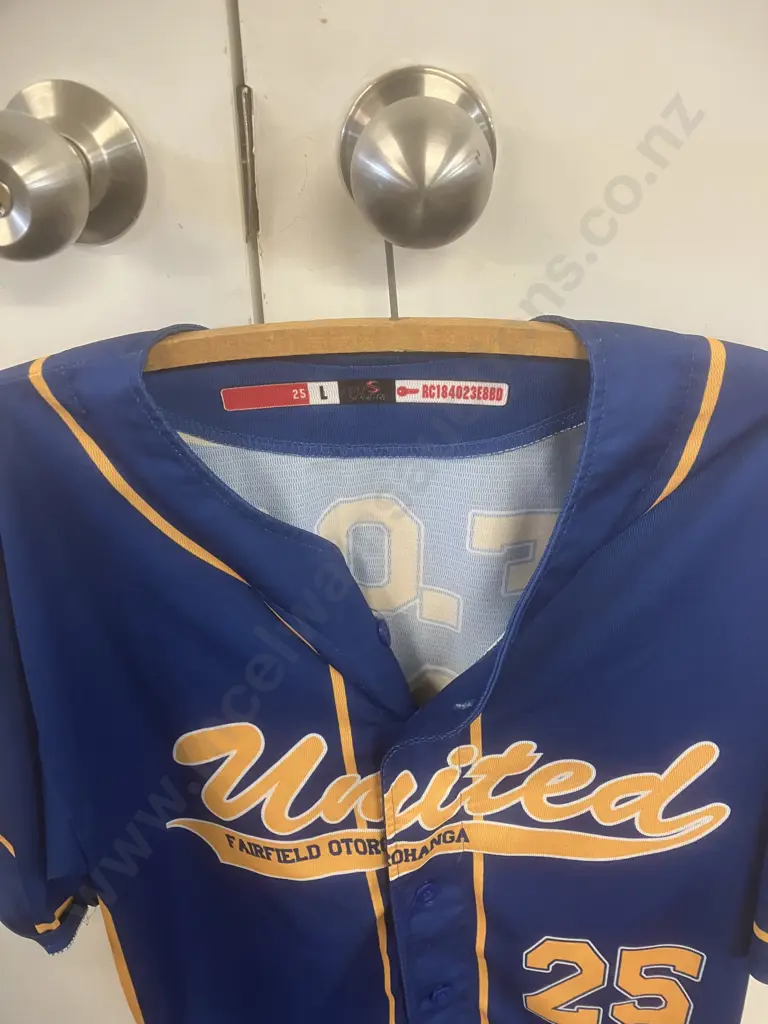 United Fairfield Otorohanga New Zealand Baseball Jersey. Sz 25 L. #F.O.U 25 Image 1++