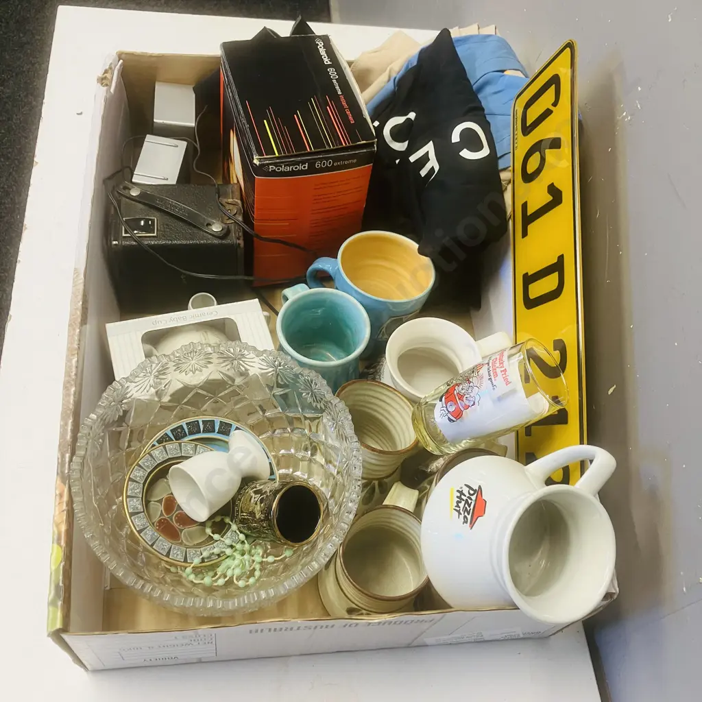 Box Lot Vintage Items, KFC Glass, Pizza Hut Cup, Polaroid 600 (As Found) Etc Image 1++