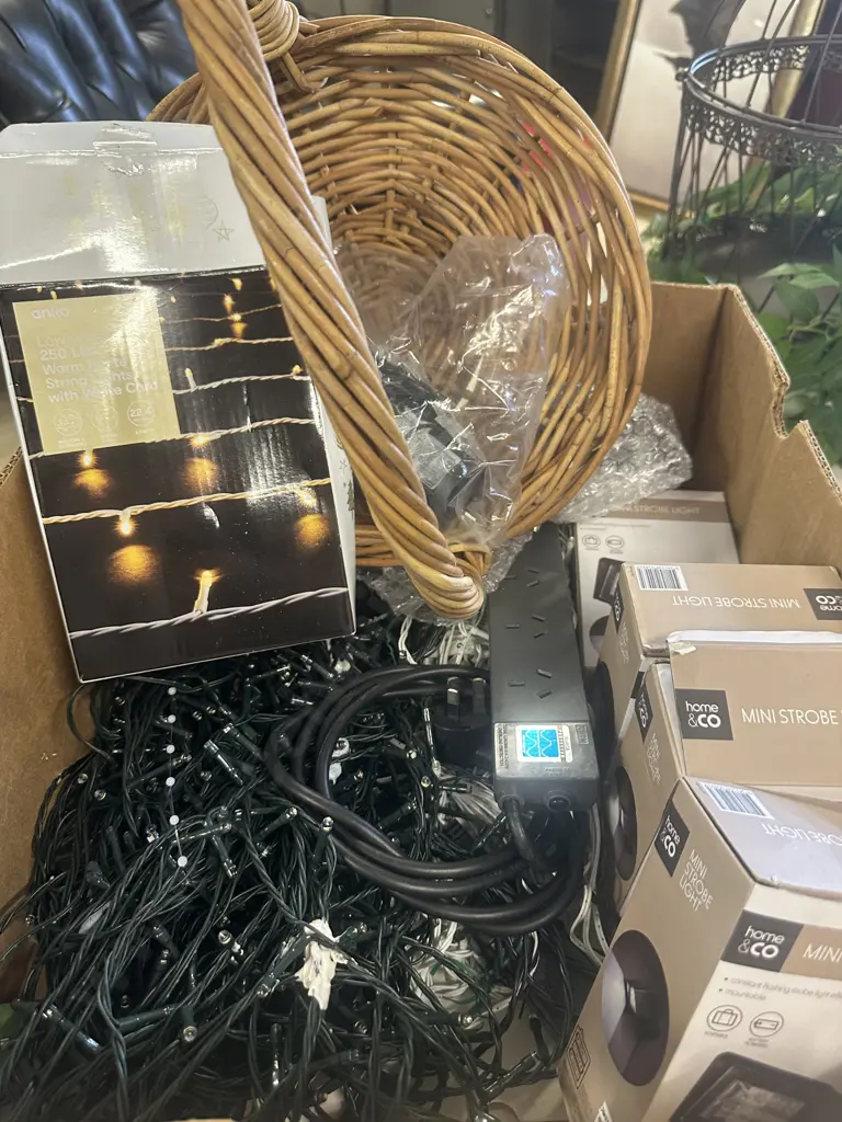 Box Lot Of Mini Strobe Lights, String Lights Etc Image 1++