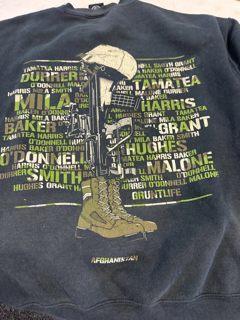 ILLICIT New Zealand Fallen Heroes Sweat Shirt & Short Sleeve Tee With Stay Loose Logo Image 1++