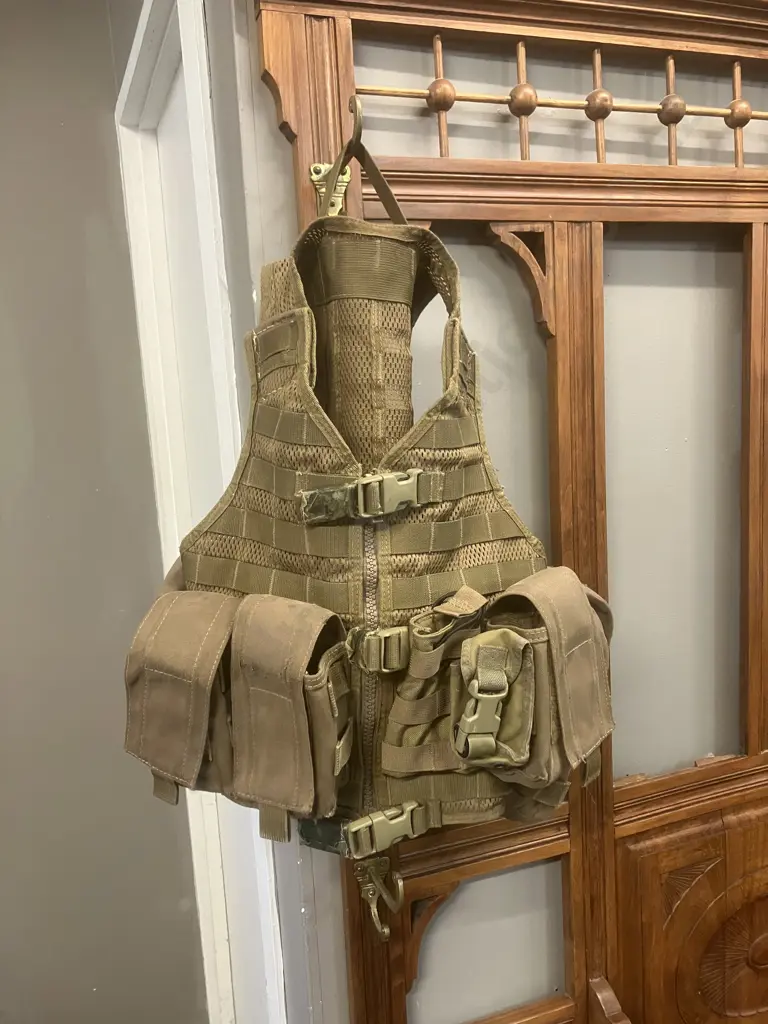 Vintage NZDF Molle Tactical Vest (2010 Motorsport Apparel) Image 1++
